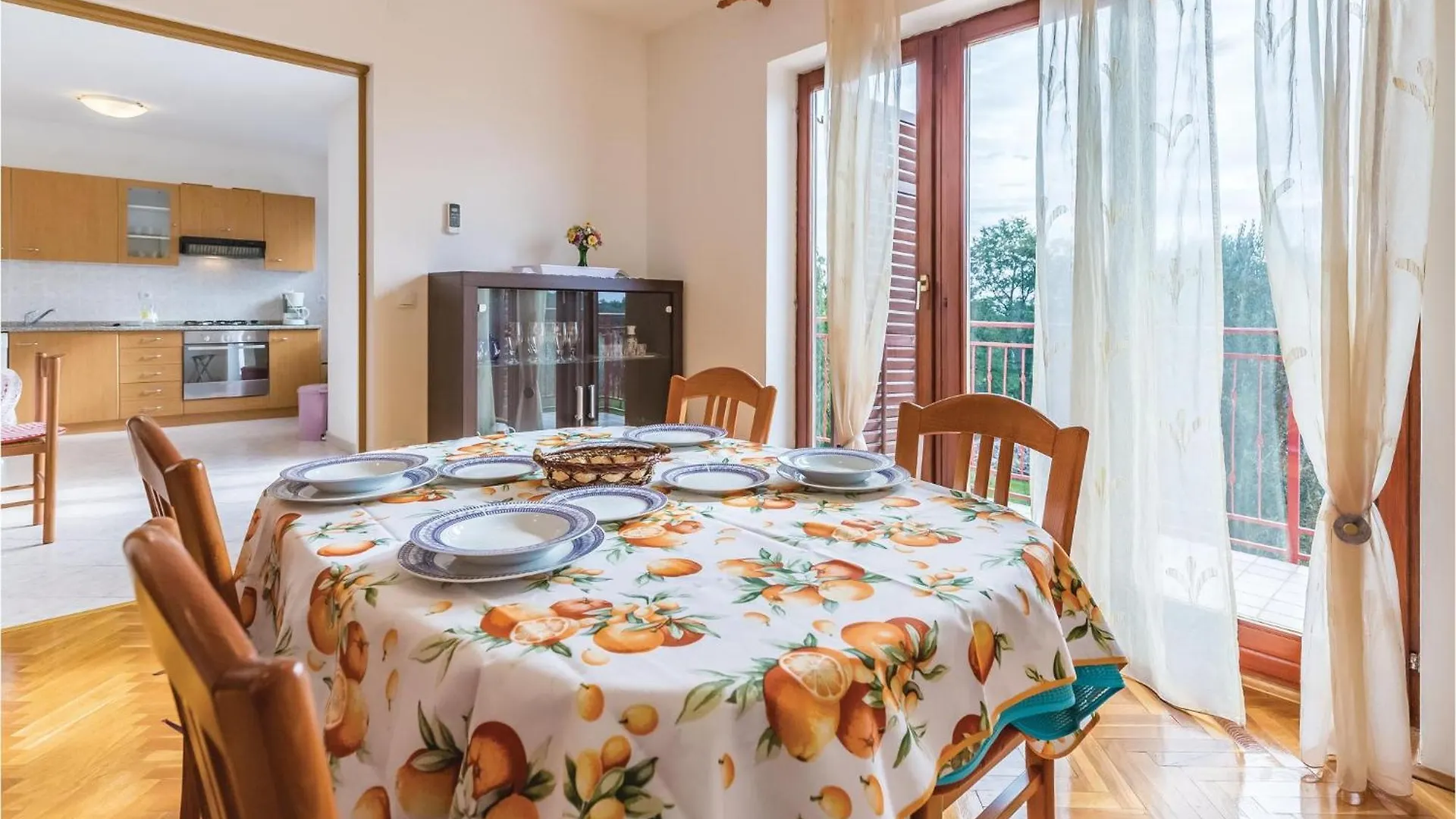 6 Bedroom Nice Home In Segotici