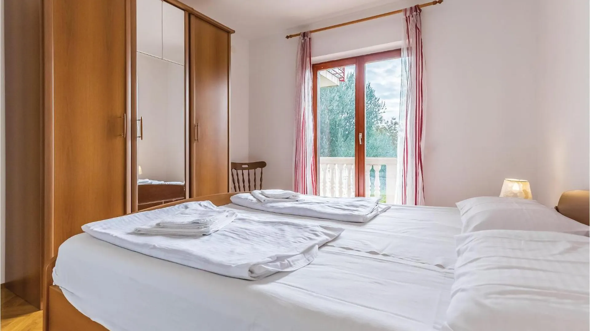 Tatil Evi 6 Bedroom Nice Home In Segotici